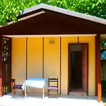 Bungalow For 2 Persons In The Perfect Area Of Kamena Village Vendégház Kamena